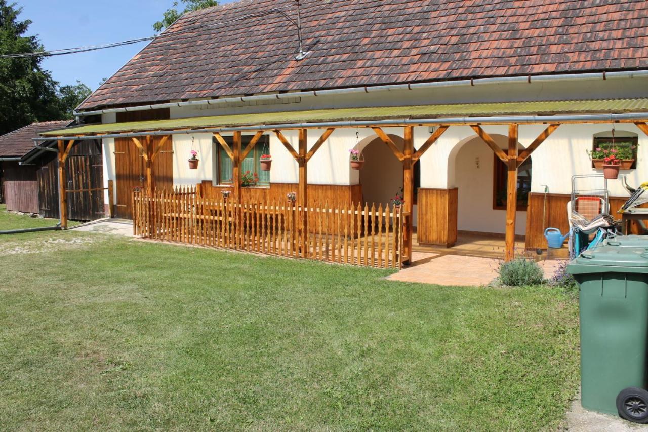 Orban Porta Hotel Szalafo Exterior photo